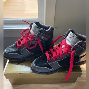Men’s 6.5 Nike SB…MF Doom.